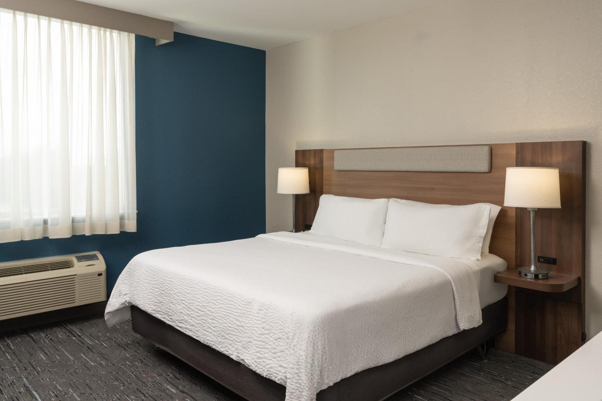 Holiday Inn Express Miami Airport-Blue Lagoon Area By Ihg Miami Springs Exterior photo