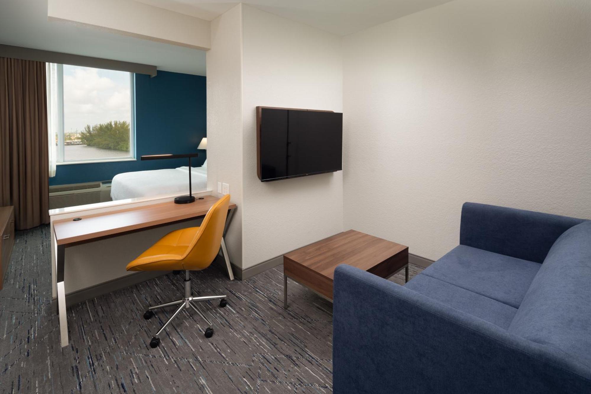Holiday Inn Express Miami Airport-Blue Lagoon Area By Ihg Miami Springs Exterior photo