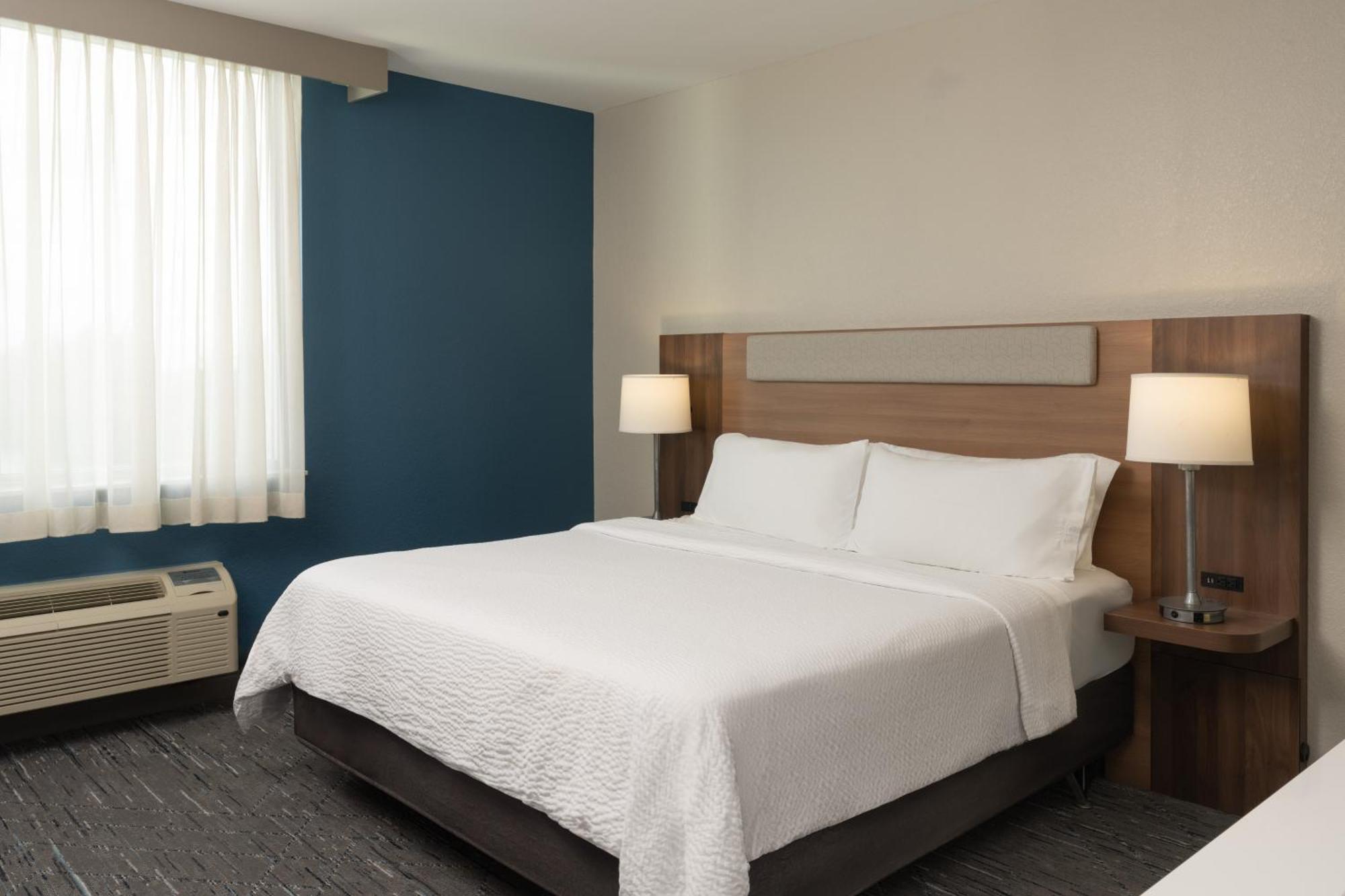 Holiday Inn Express Miami Airport-Blue Lagoon Area By Ihg Miami Springs Exterior photo